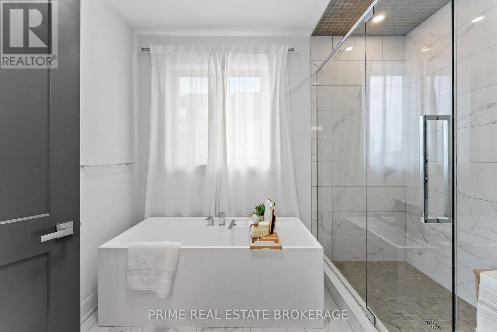 115 South Carriage Road, London North (North I), ON - Indoor Photo Showing Bathroom