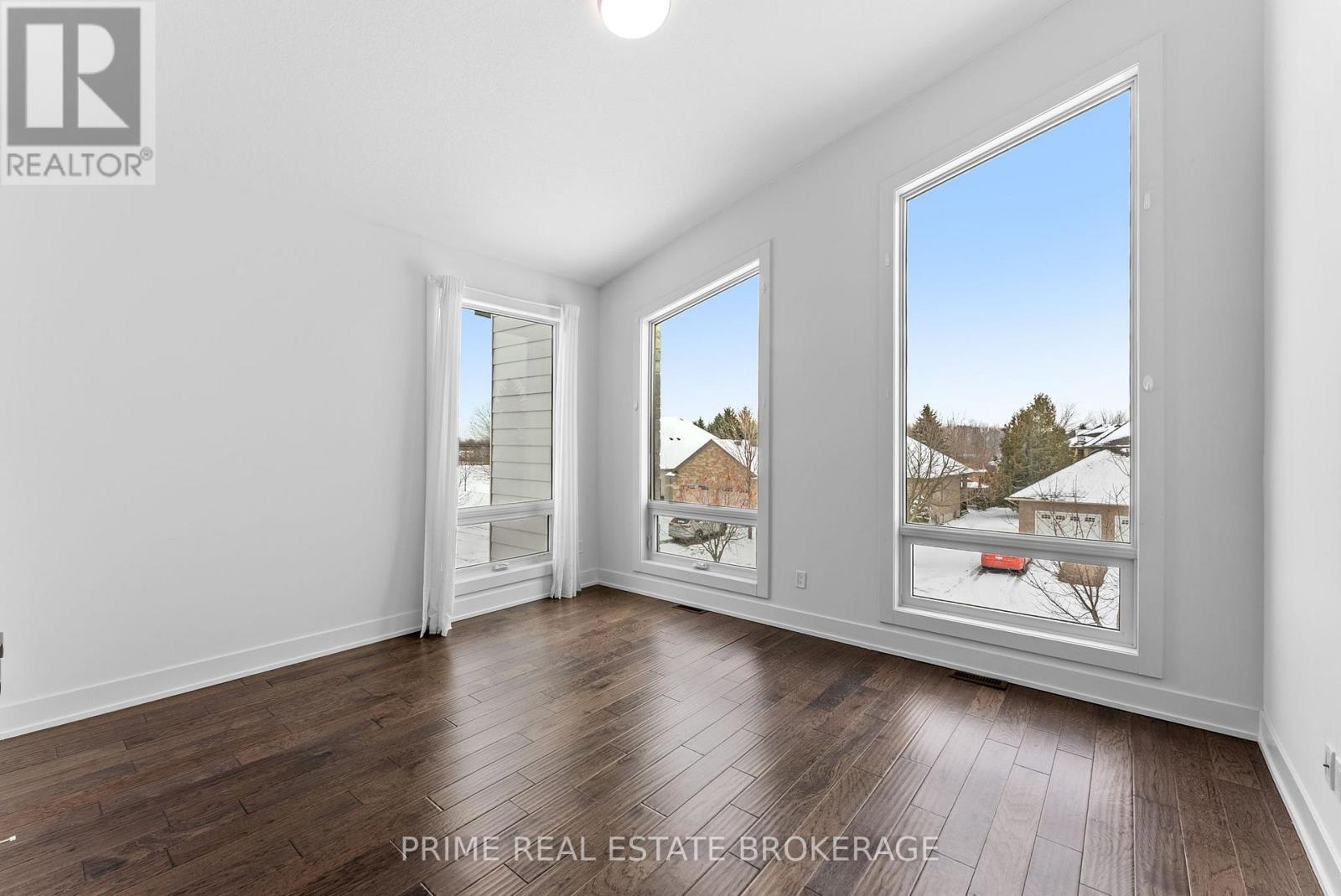 115 South Carriage Road, London North (North I), ON - Indoor