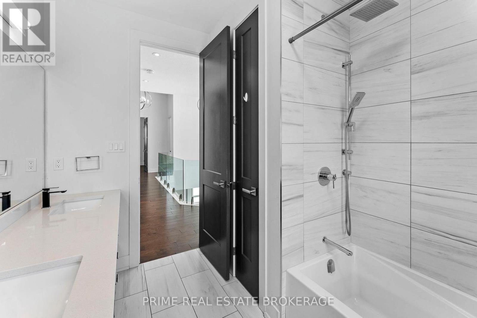 115 South Carriage Road, London North (North I), ON - Indoor Photo Showing Bathroom