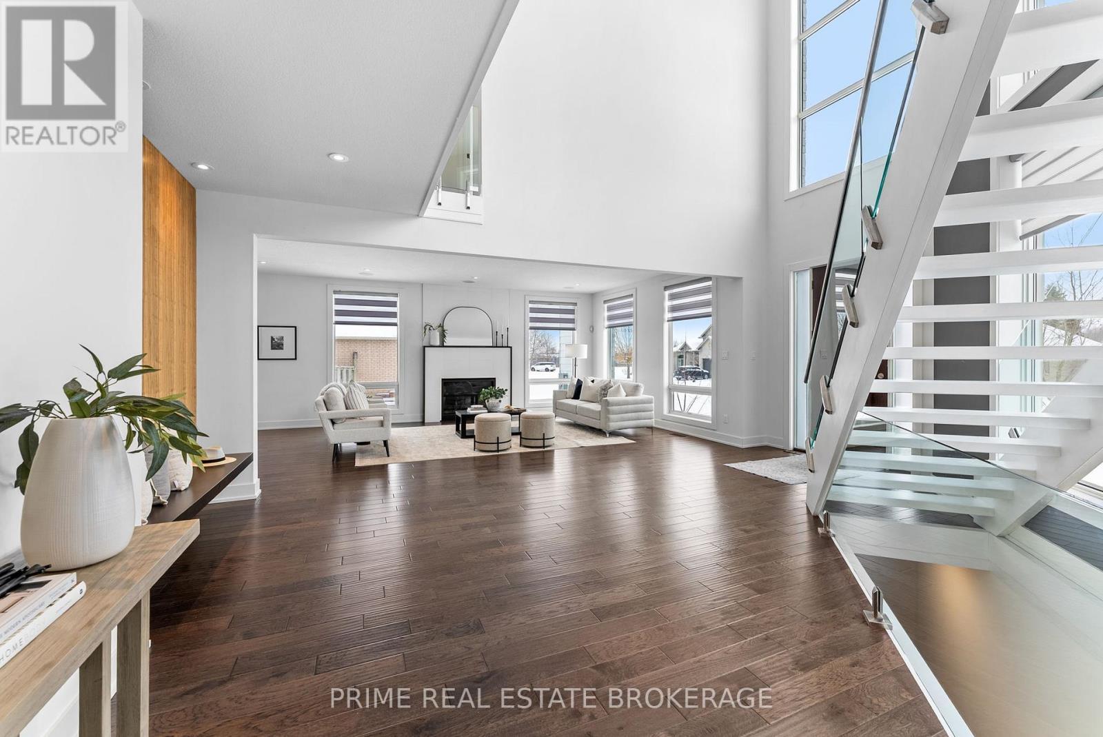 115 South Carriage Road, London North (North I), ON - Indoor