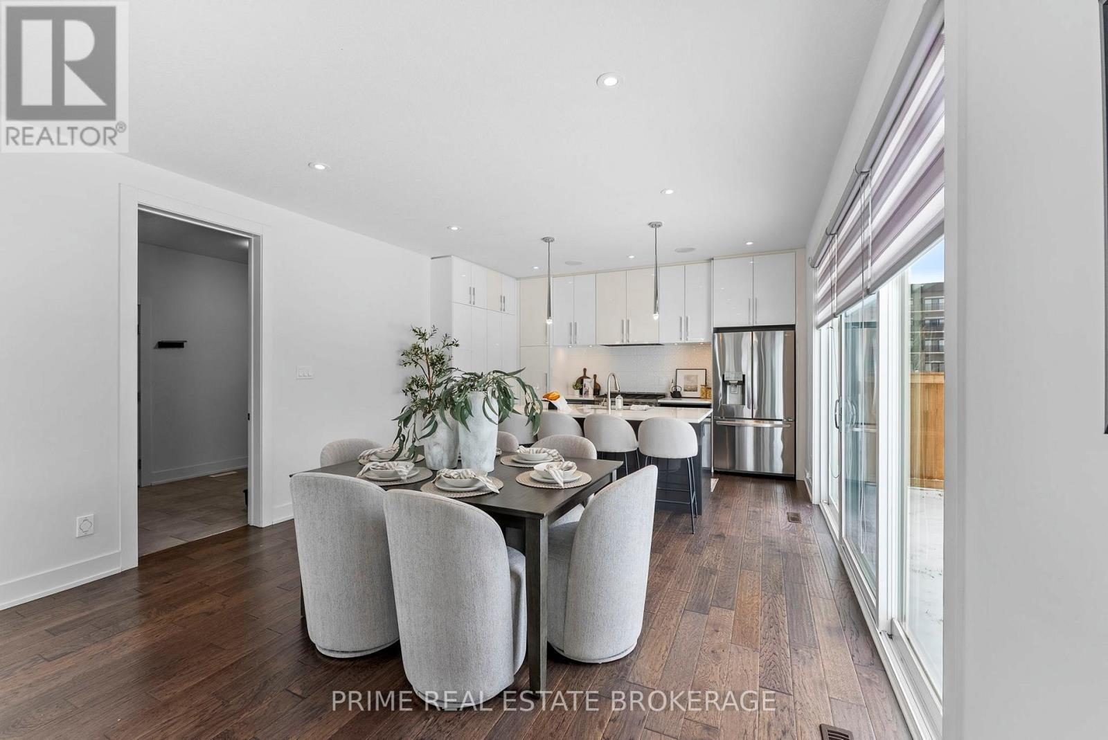 115 South Carriage Road, London North (North I), ON - Indoor