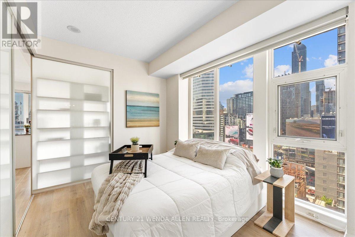 1709 - 220 Victoria Street, Toronto, ON - Indoor Photo Showing Bedroom