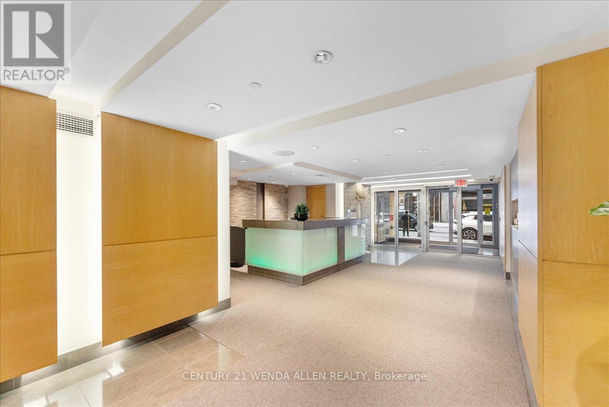 1709 - 220 Victoria Street, Toronto, ON - Indoor Photo Showing Other Room