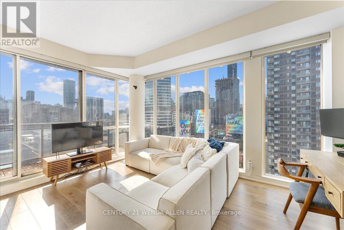 1709 - 220 Victoria Street, Toronto, ON - Indoor Photo Showing Living Room