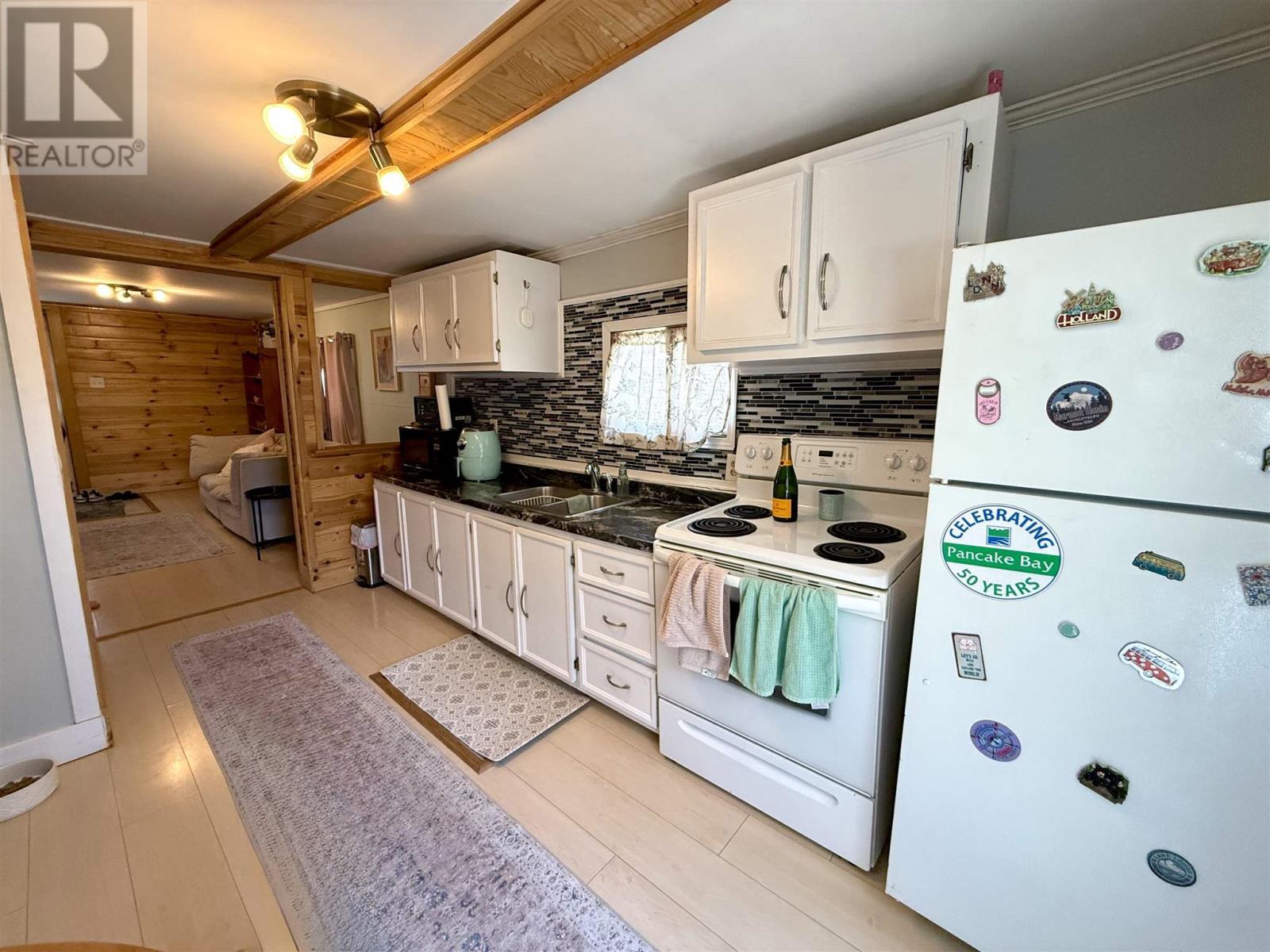 136 Carufel Ave, Sault Ste. Marie, ON - Indoor Photo Showing Kitchen