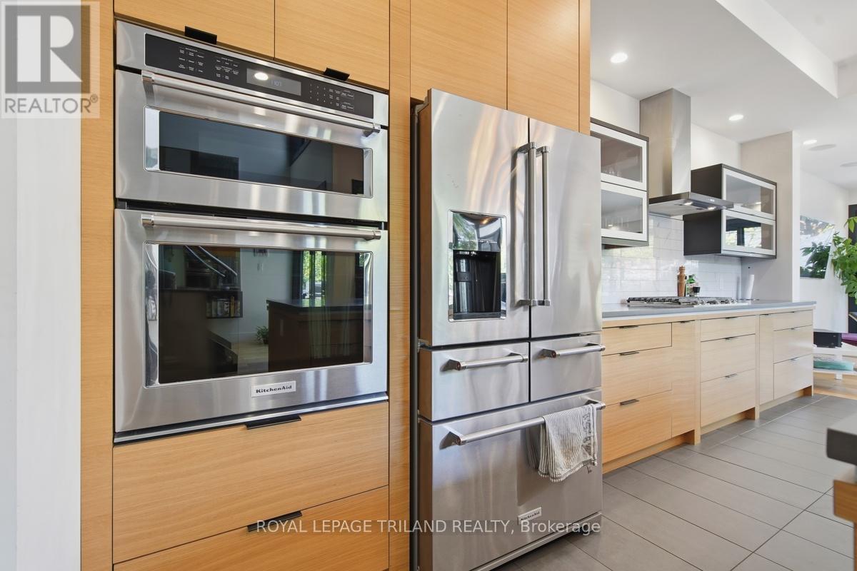 Main Floor: Kitchen - Stainless Steel Appliances - 20 Garfield Avenue, London South (South F), ON - Indoor Photo Showing Kitchen With Upgraded Kitchen