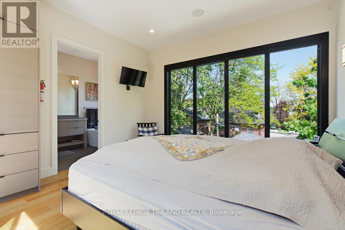 Upper Floor: Primary Bedroom - 20 Garfield Avenue, London South (South F), ON - Indoor Photo Showing Bedroom