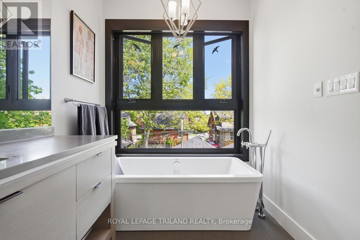 Upper Floor: Primary Ensuite - 20 Garfield Avenue, London South (South F), ON - Indoor
