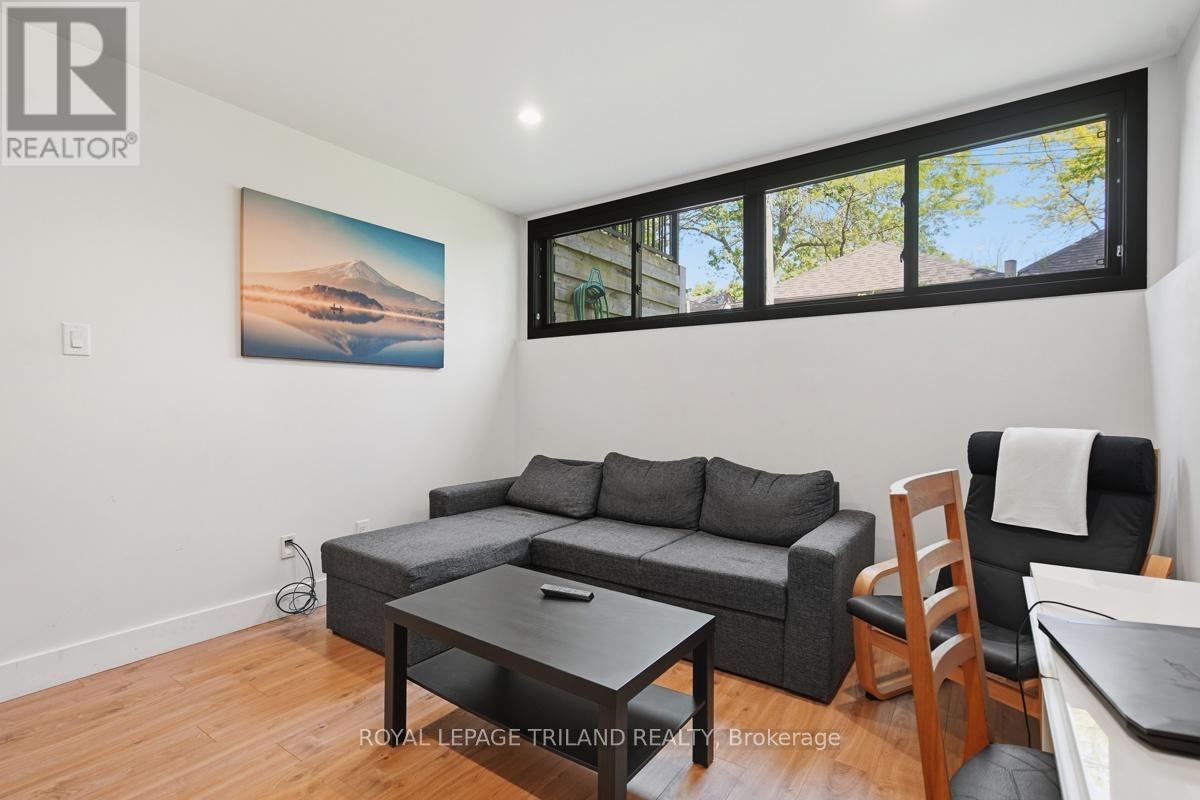Lower Level: Self Contained Unit Living Room - 20 Garfield Avenue, London South (South F), ON - Indoor Photo Showing Living Room