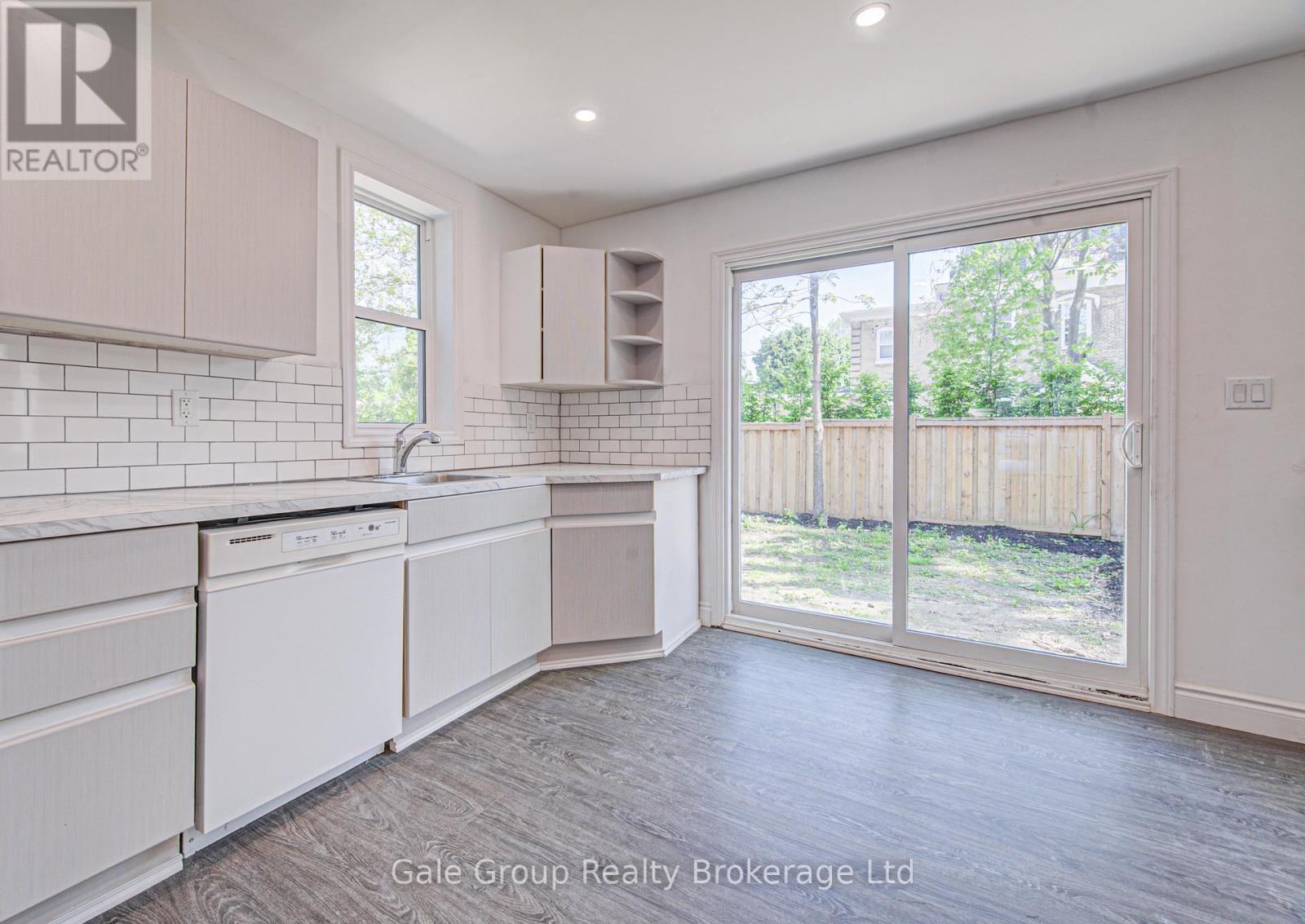 203 Talbot Street S, Norfolk (Simcoe), ON - Indoor Photo Showing Kitchen