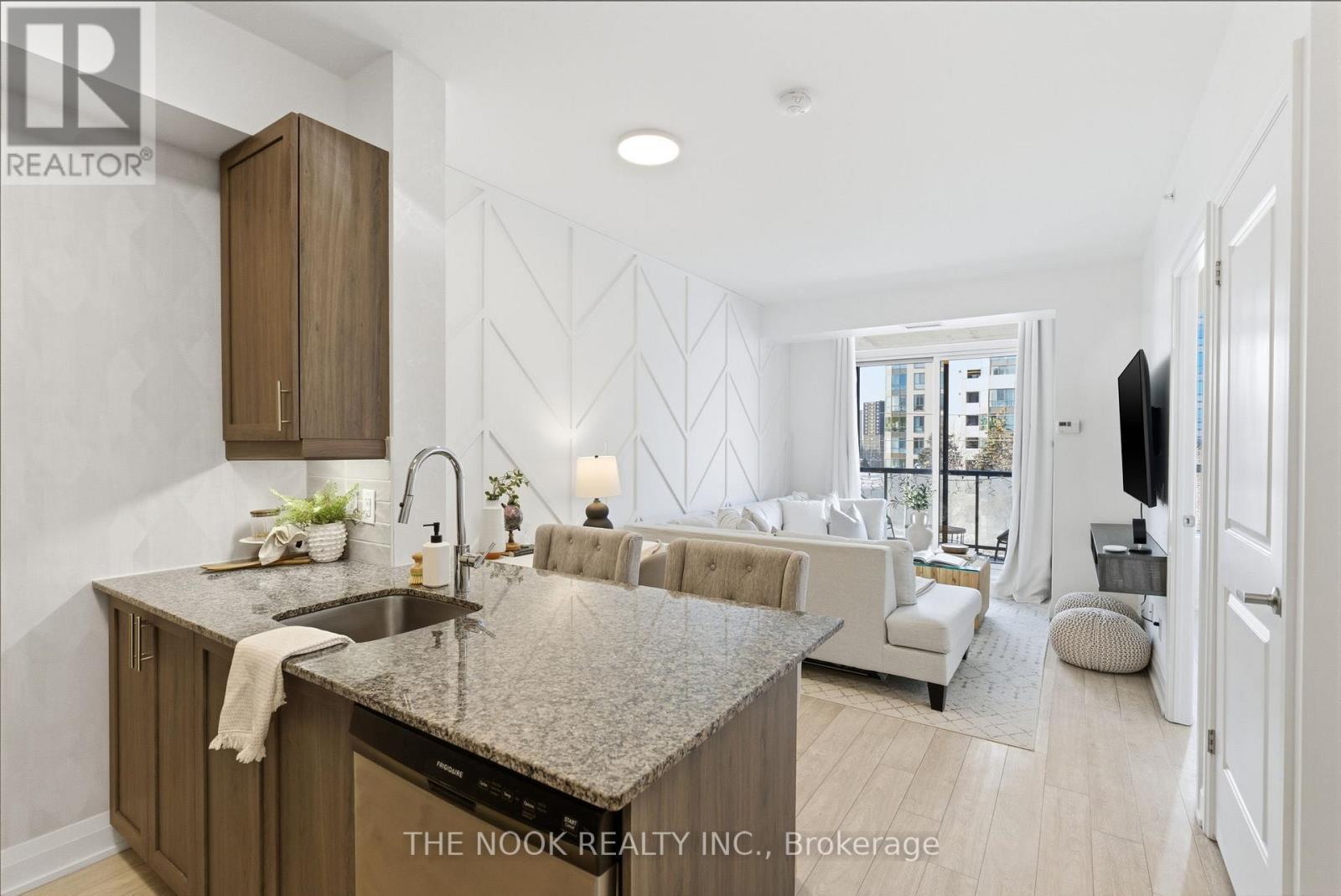 609 - 3655 Kingston Road, Toronto (Scarborough Village), ON - Indoor Photo Showing Kitchen