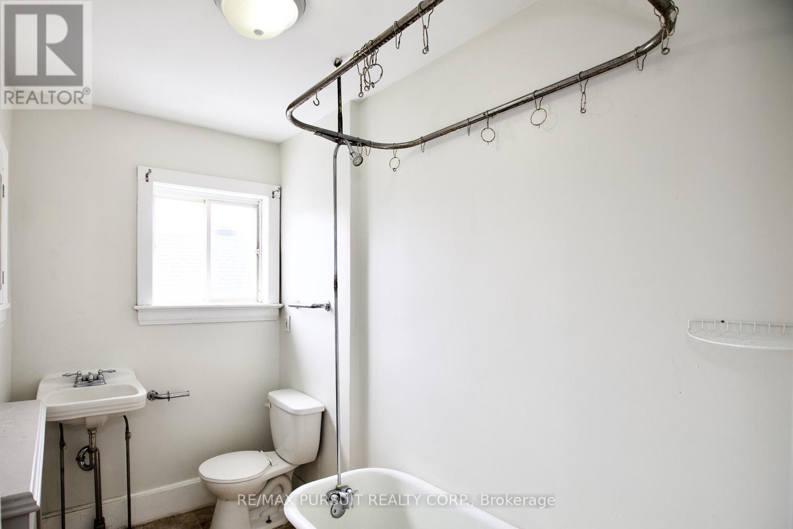 99 Duncan Avenue S, Kirkland Lake, ON - Indoor Photo Showing Bathroom