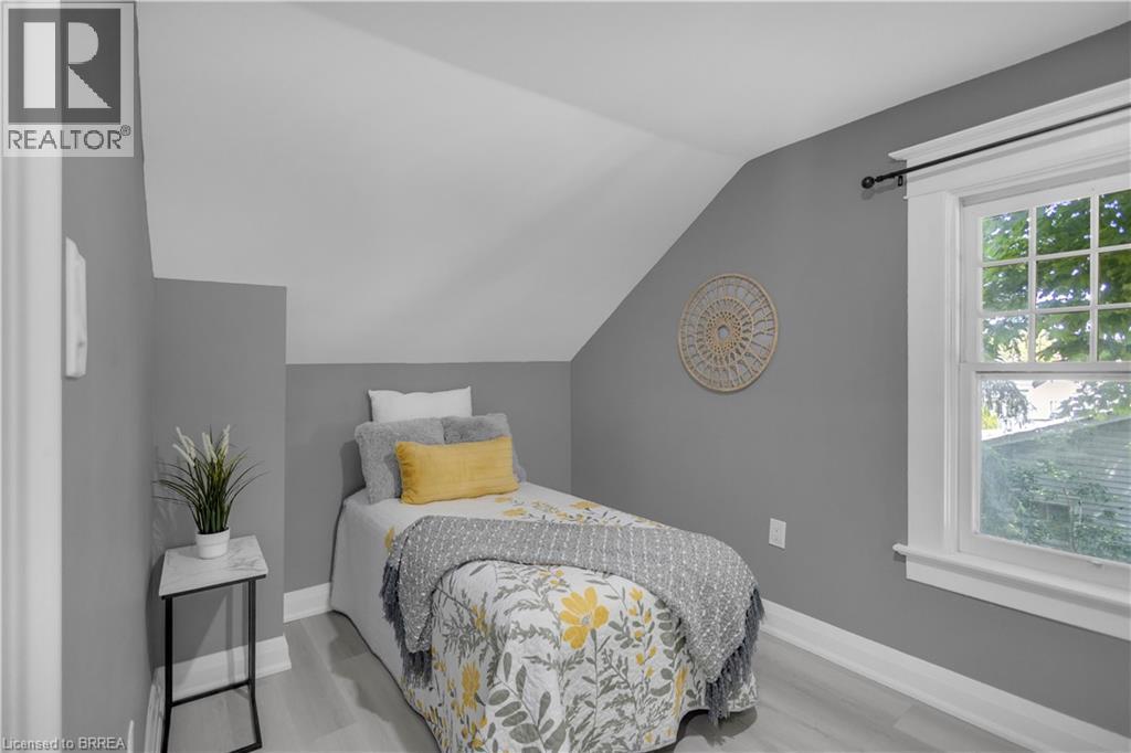 378 Norfolk Street N, Simcoe, ON - Indoor Photo Showing Bedroom