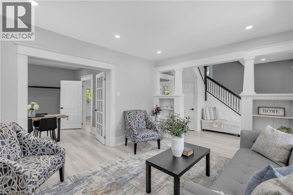 378 Norfolk Street N, Simcoe, ON - Indoor Photo Showing Living Room