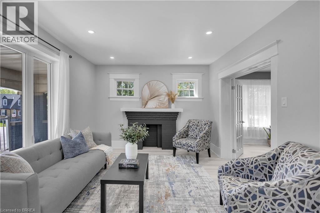 378 Norfolk Street N, Simcoe, ON - Indoor Photo Showing Living Room With Fireplace