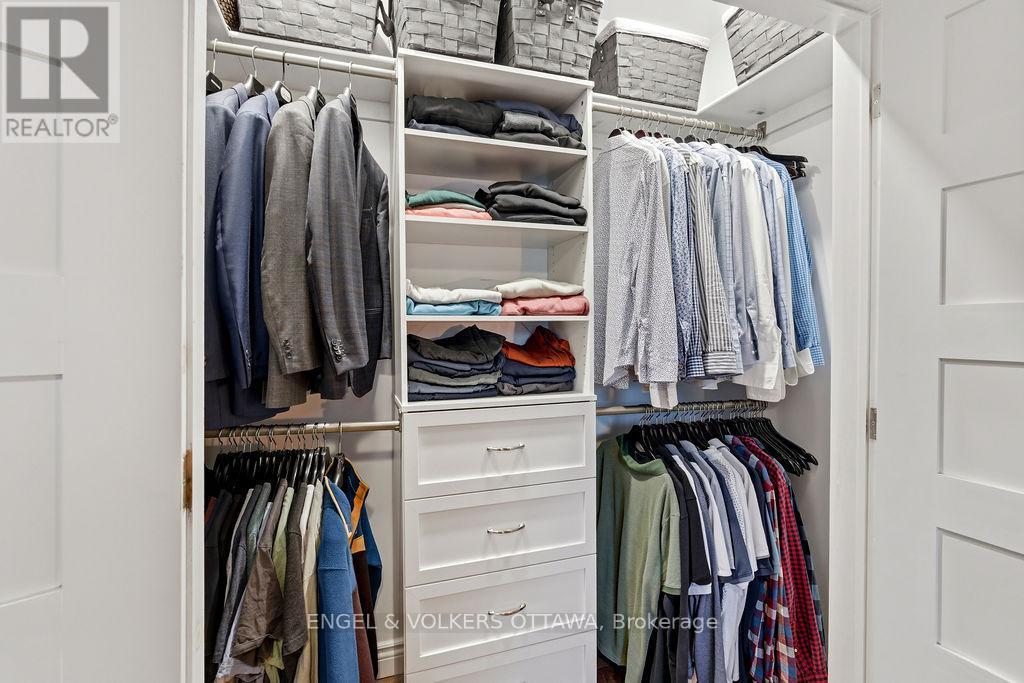 475 Kent Street, Ottawa, ON - Indoor With Storage