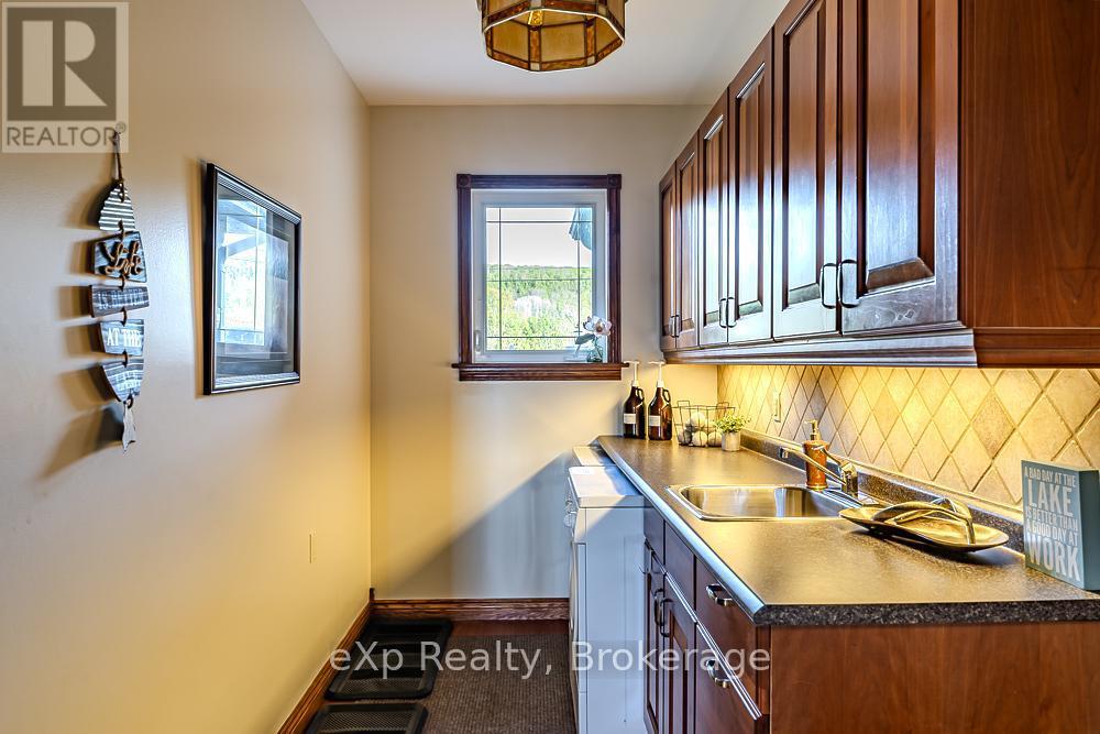 502411 Grey Road 1 Road, Georgian Bluffs, ON - Indoor Photo Showing Other Room