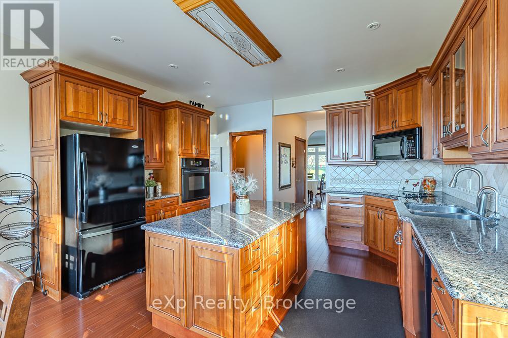 502411 Grey Road 1 Road, Georgian Bluffs, ON - Indoor Photo Showing Kitchen With Double Sink