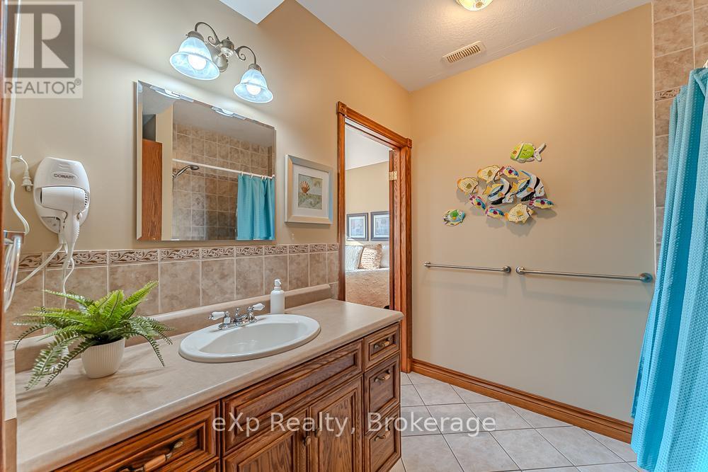 Lowe Level 3PC Bath - 502411 Grey Road 1 Road, Georgian Bluffs, ON - Indoor Photo Showing Bathroom