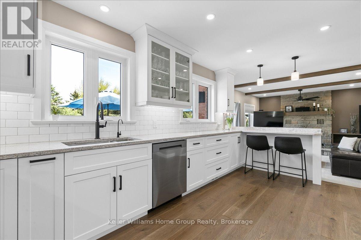 8 Stonefield Drive, Woolwich, ON - Indoor Photo Showing Kitchen With Upgraded Kitchen