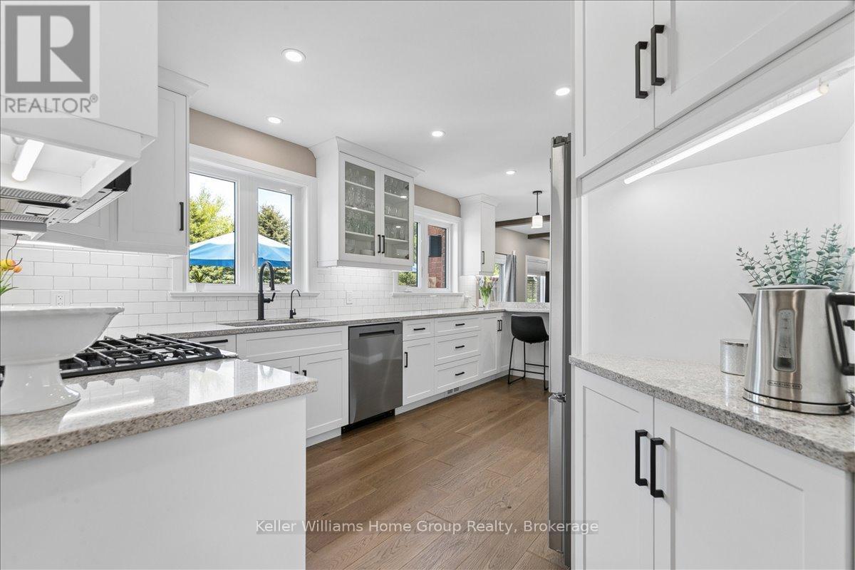 8 Stonefield Drive, Woolwich, ON - Indoor Photo Showing Kitchen With Upgraded Kitchen