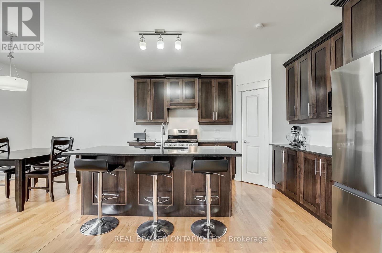 6237 Perth Street, Ottawa, ON - Indoor