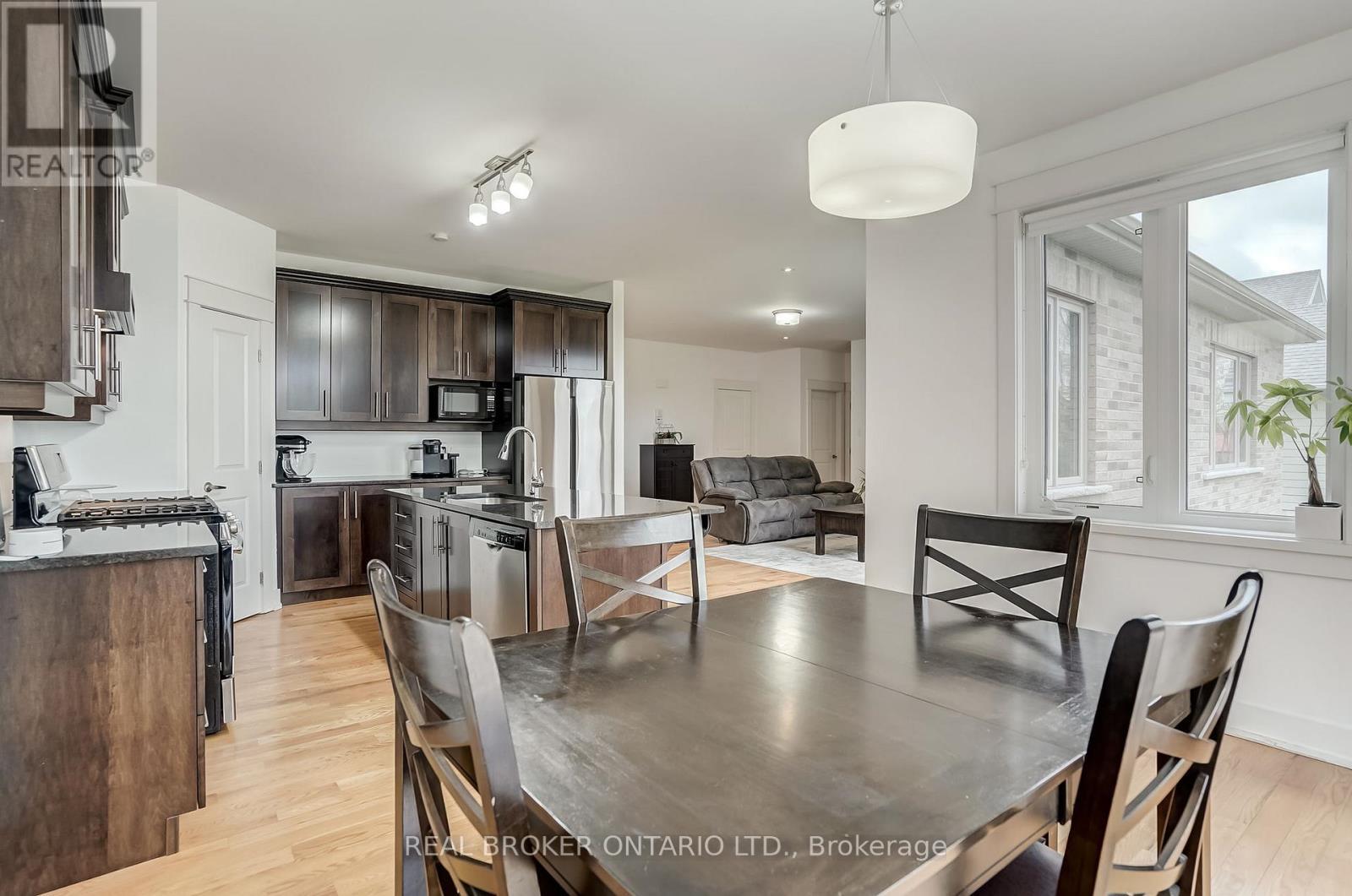 6237 Perth Street, Ottawa, ON - Indoor Photo Showing Dining Room