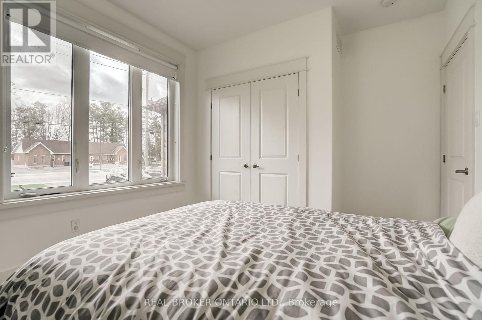 6237 Perth Street, Ottawa, ON - Indoor Photo Showing Bedroom