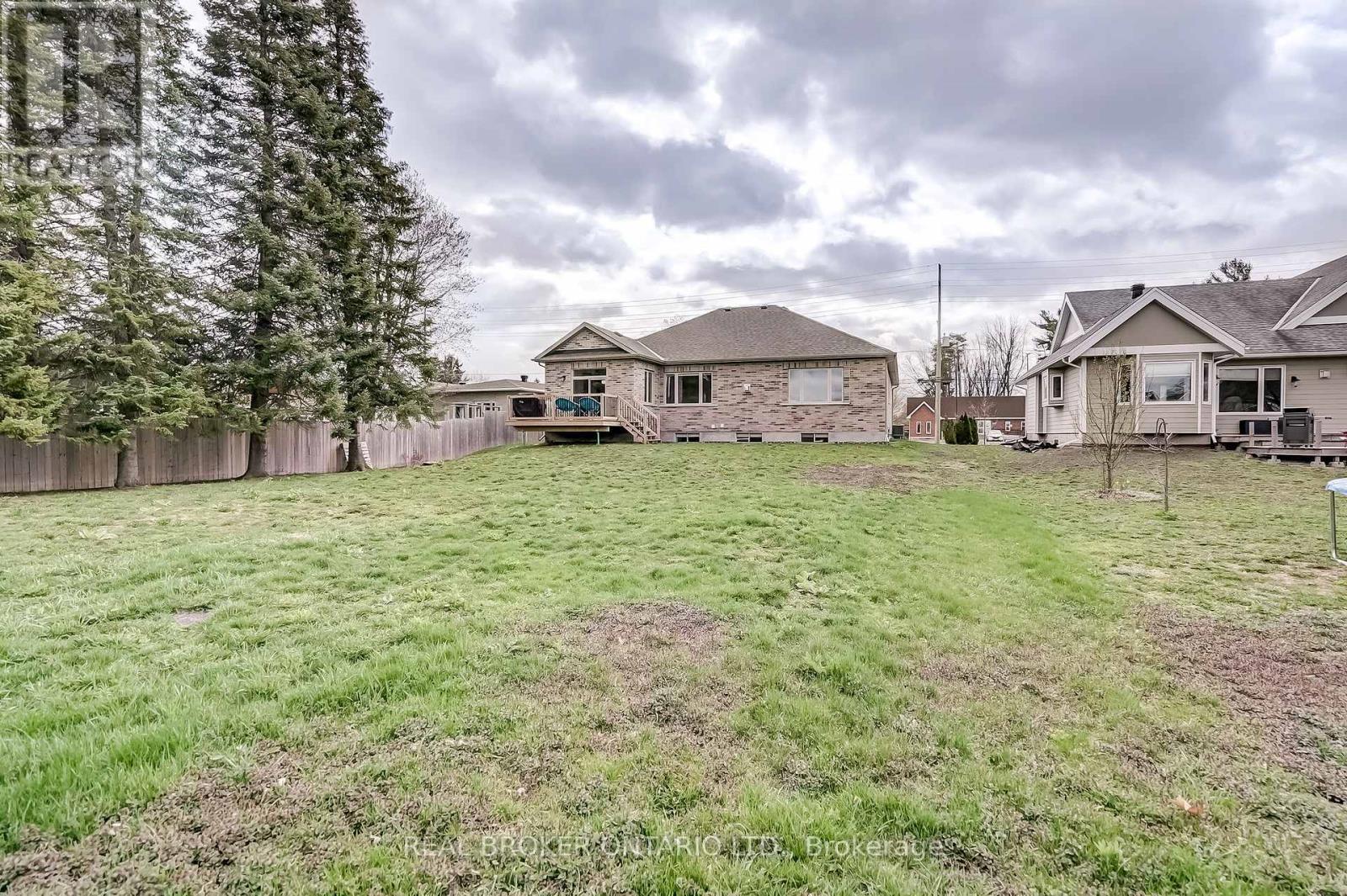 6237 Perth Street, Ottawa, ON - Outdoor With Deck Patio Veranda