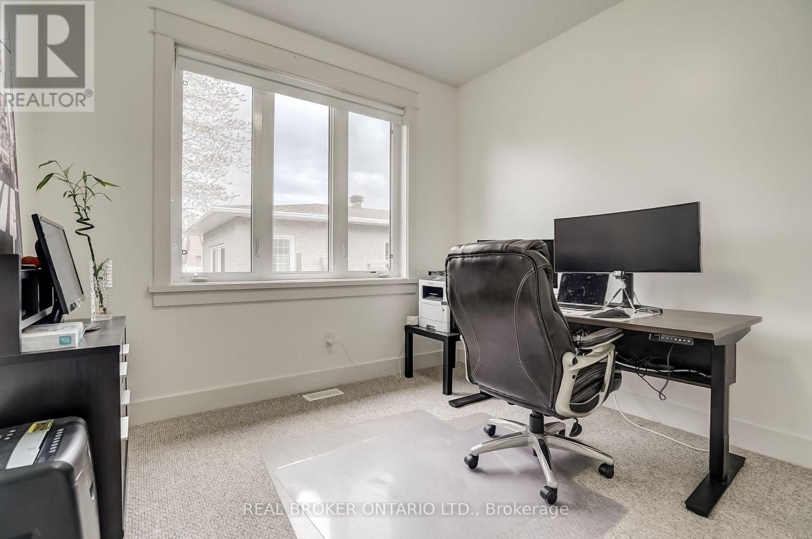 6237 Perth Street, Ottawa, ON - Indoor Photo Showing Office