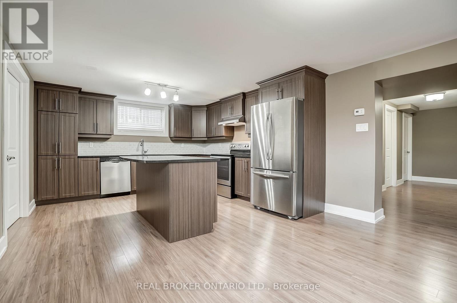 6237 Perth Street, Ottawa, ON - Indoor Photo Showing Kitchen With Stainless Steel Kitchen