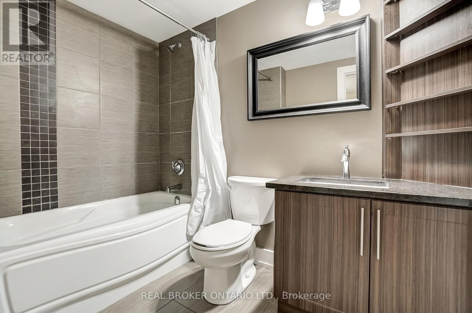 6237 Perth Street, Ottawa, ON - Indoor Photo Showing Bathroom