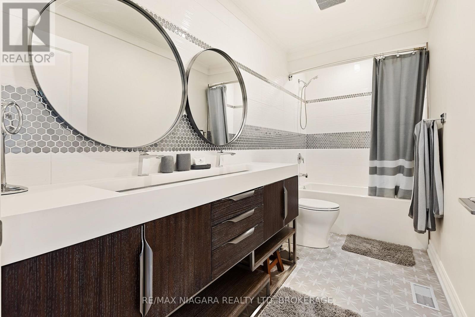 Second Level Bath - 1448 Four Mile Creek Road, Niagara-On-The-Lake (Virgil), ON - Indoor Photo Showing Bathroom