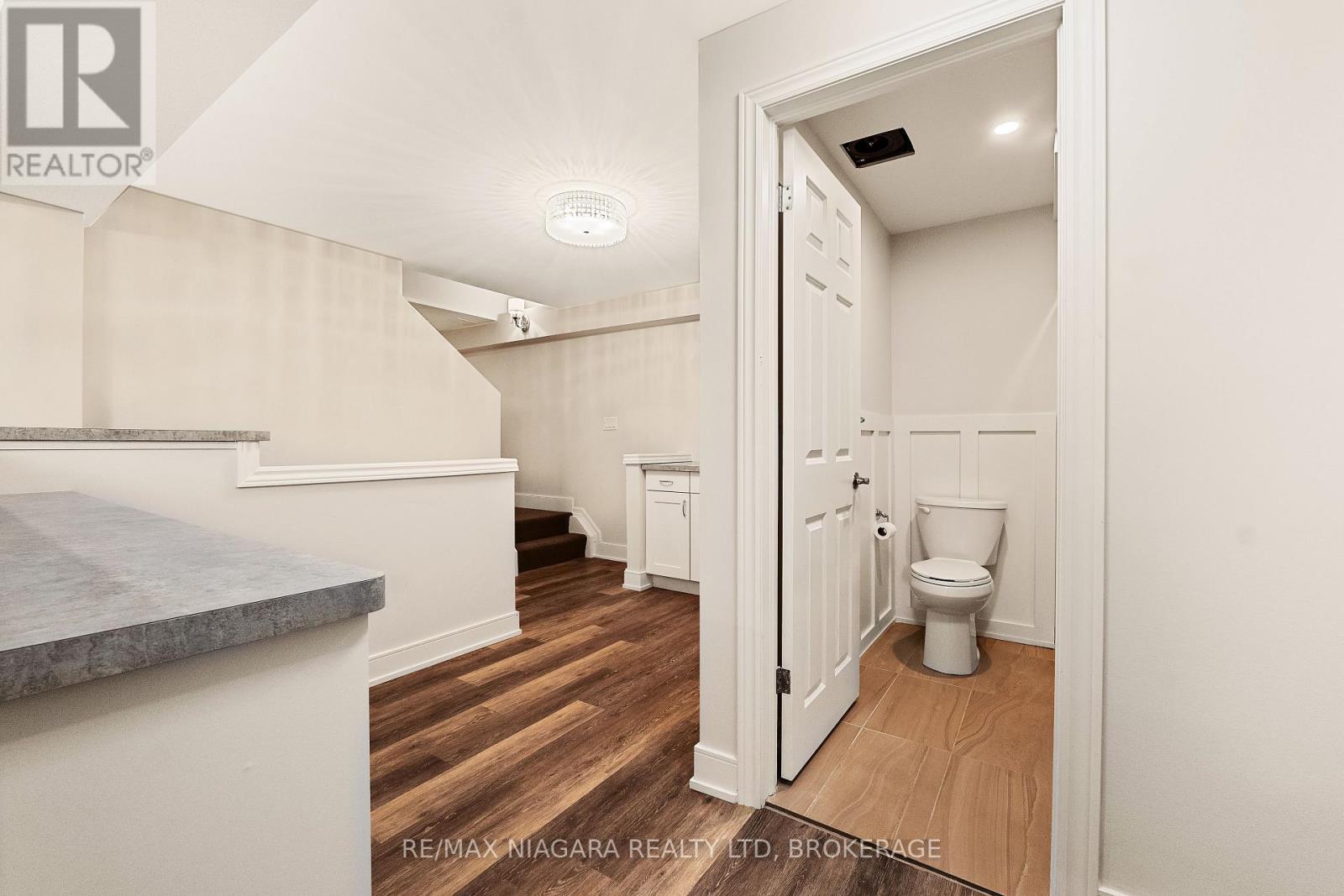 1448 Four Mile Creek Road, Niagara-On-The-Lake (Virgil), ON - Indoor Photo Showing Other Room
