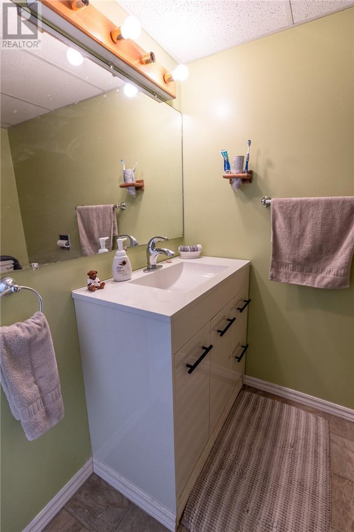 373 Avery Drive, Espanola, ON - Indoor Photo Showing Bathroom