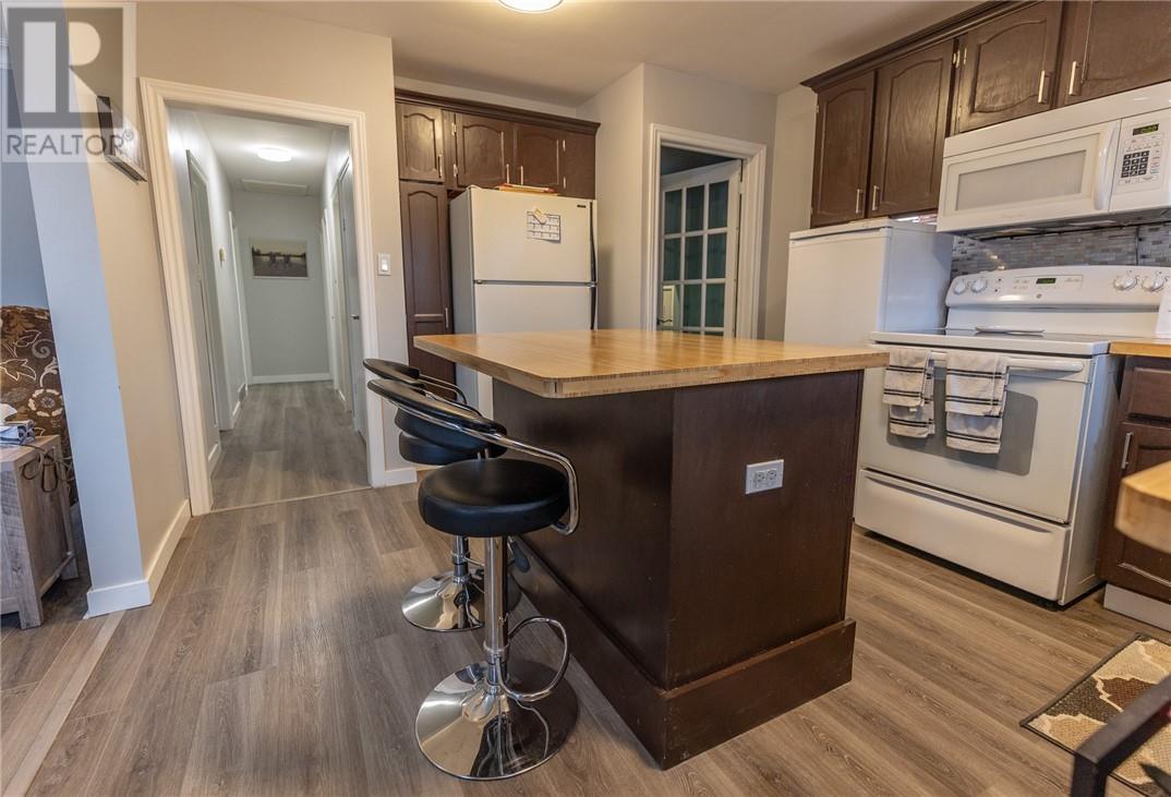 373 Avery Drive, Espanola, ON - Indoor Photo Showing Kitchen