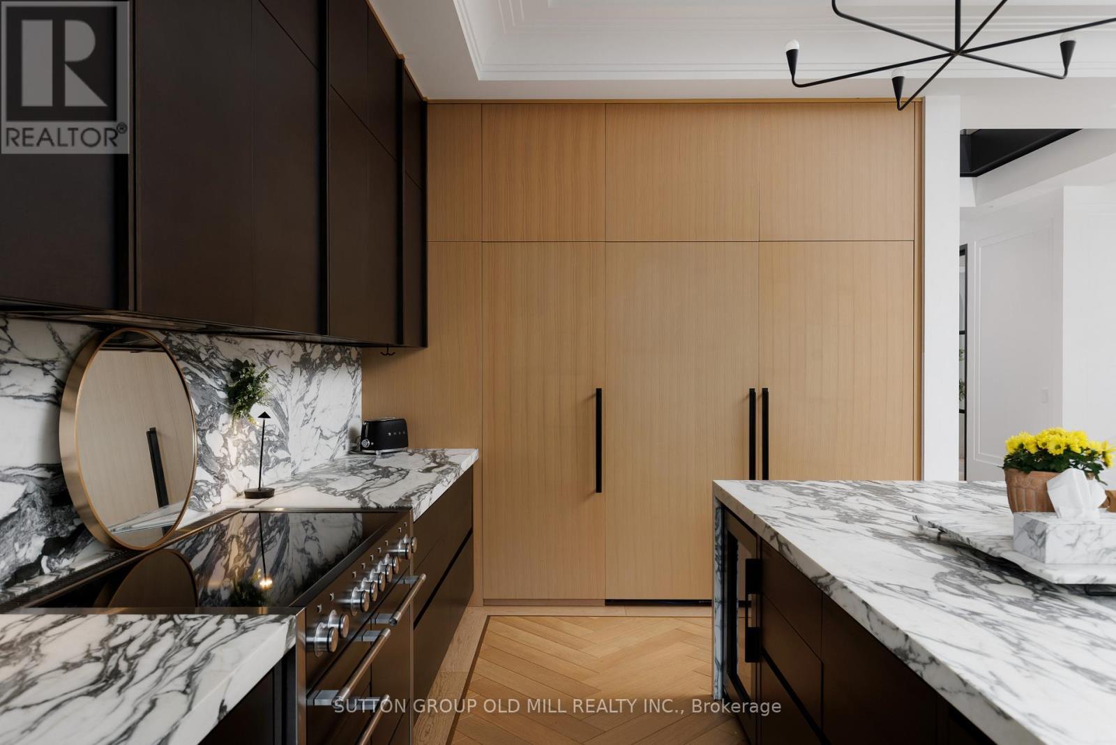 18 Blair Athol Crescent, Toronto, ON - Indoor Photo Showing Kitchen