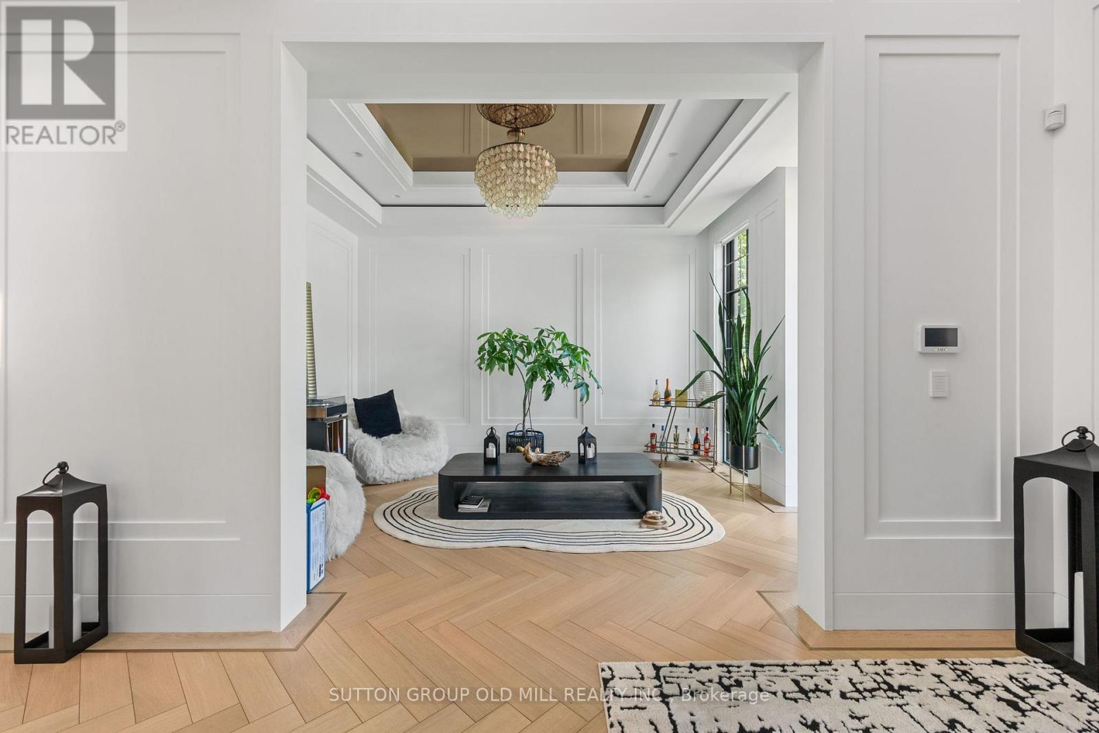 18 Blair Athol Crescent, Toronto, ON - Indoor Photo Showing Other Room