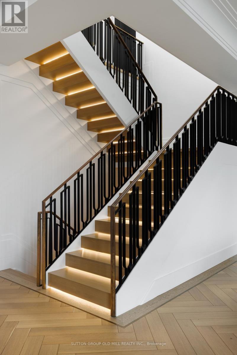 18 Blair Athol Crescent, Toronto, ON - Indoor Photo Showing Other Room