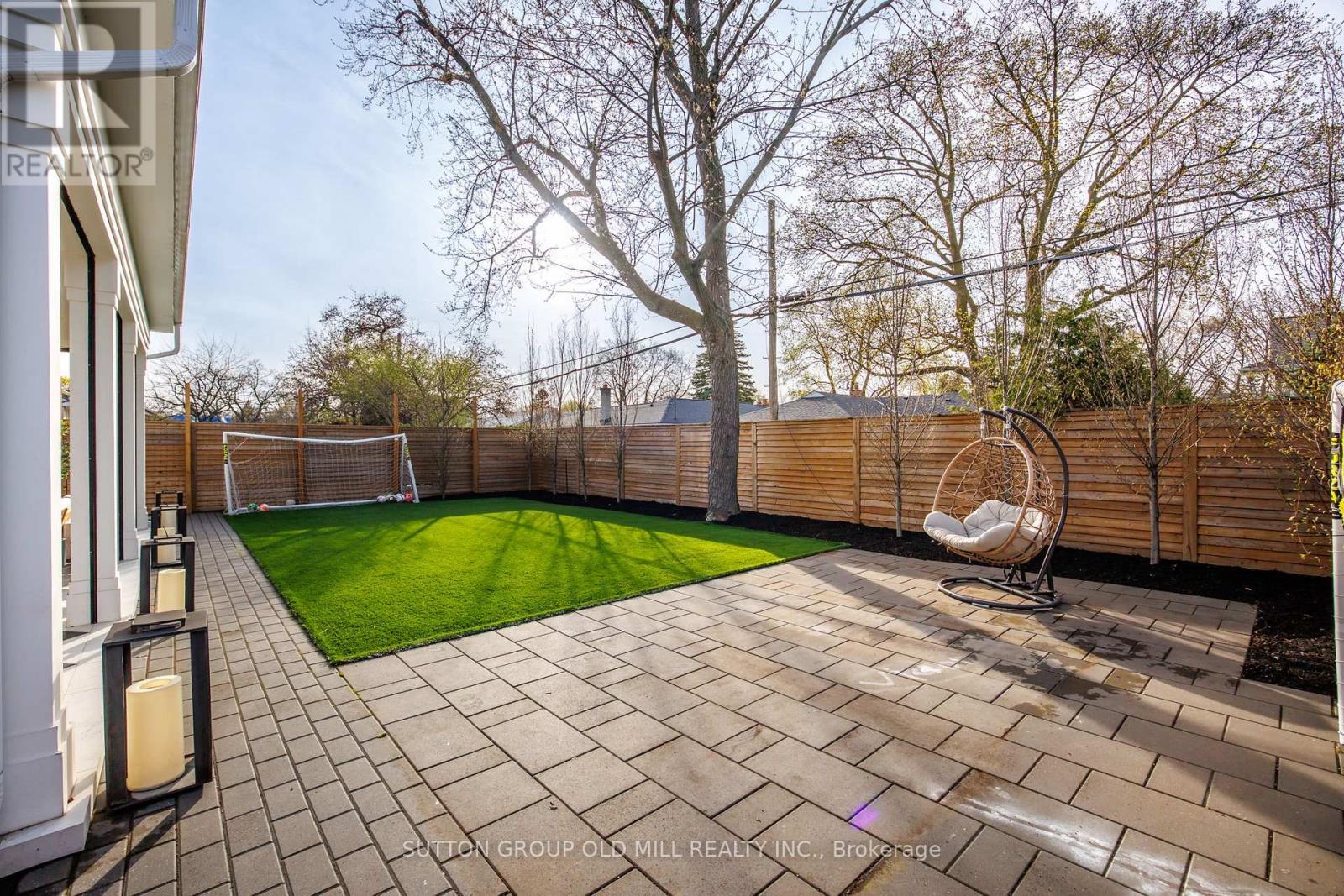 18 Blair Athol Crescent, Toronto, ON - Outdoor