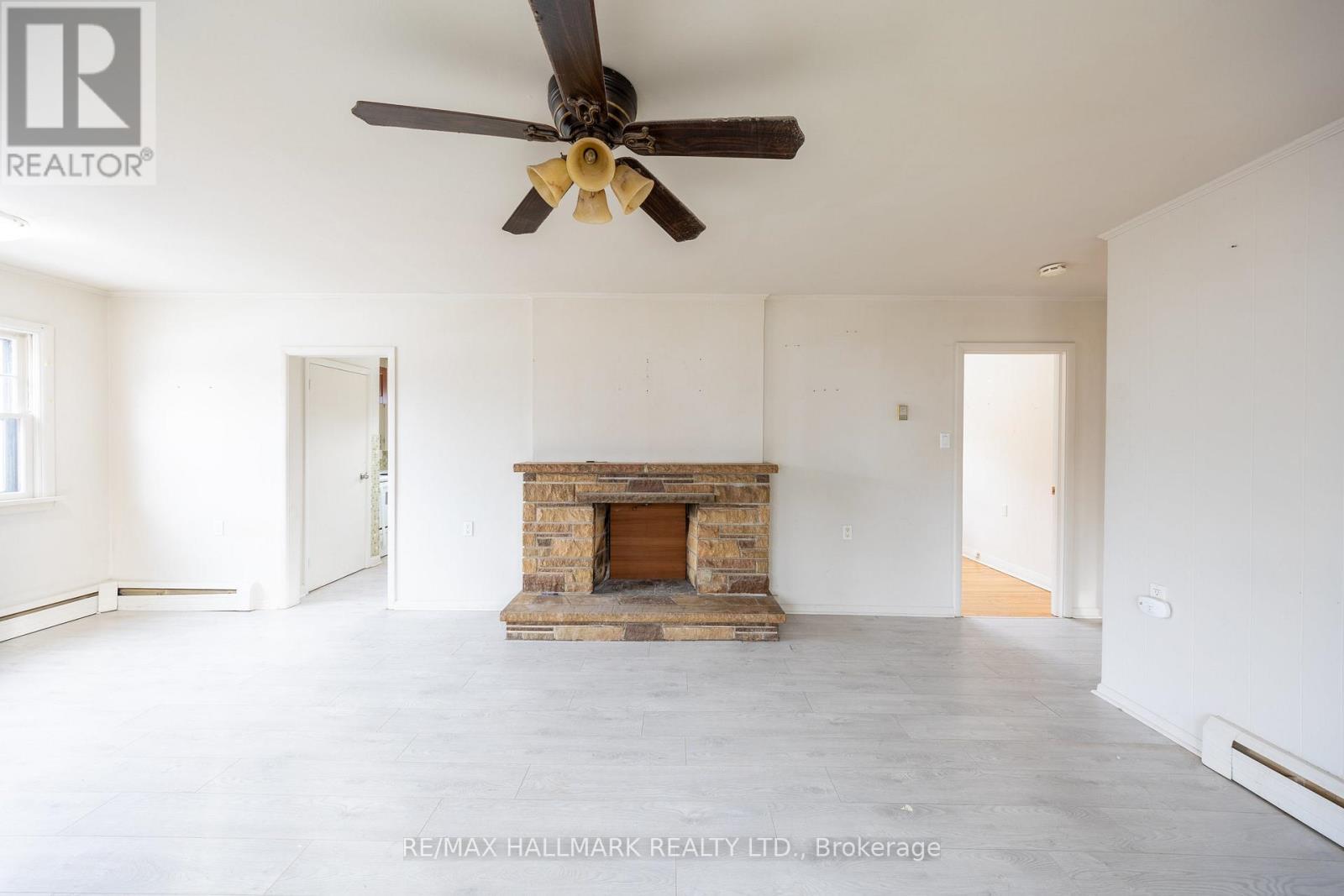 1911 Glenview Road, Pickering, ON - Indoor With Fireplace