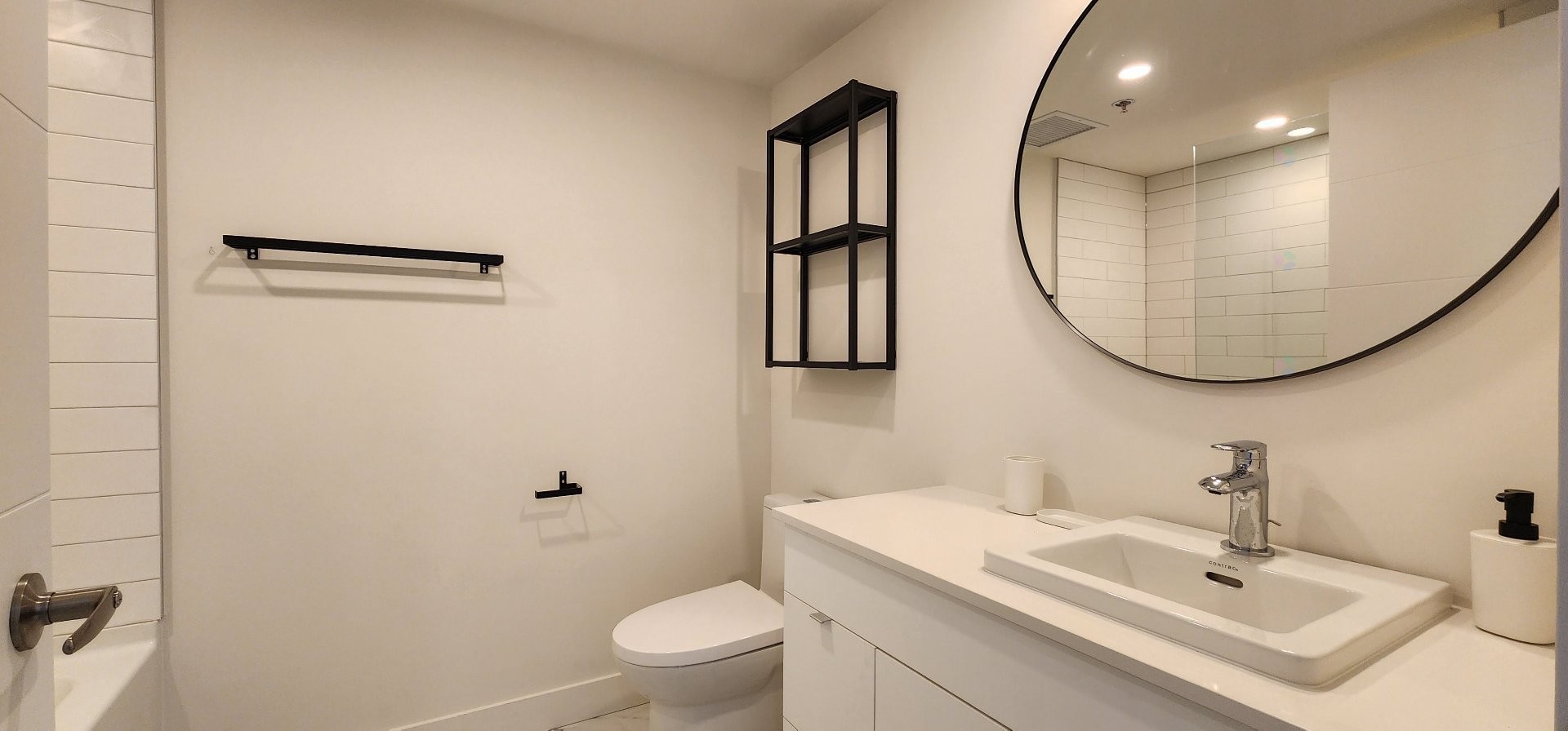 Bathroom - 302-1 Av. Viger O., Montréal (Ville-Marie), QC - Indoor Photo Showing Bathroom
