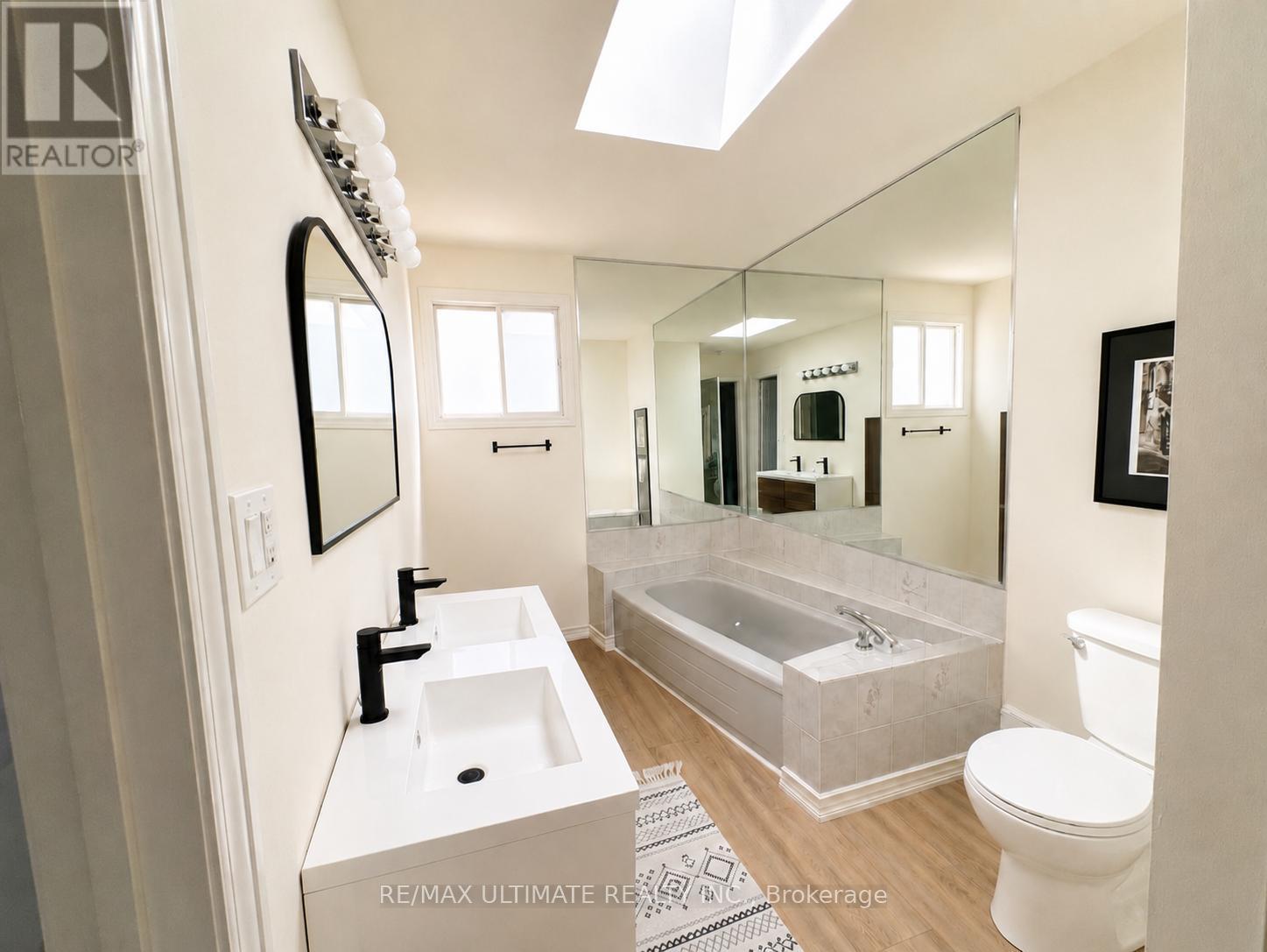 12 Stoney Brook Crescent, St. Catharines, ON - Indoor Photo Showing Bathroom
