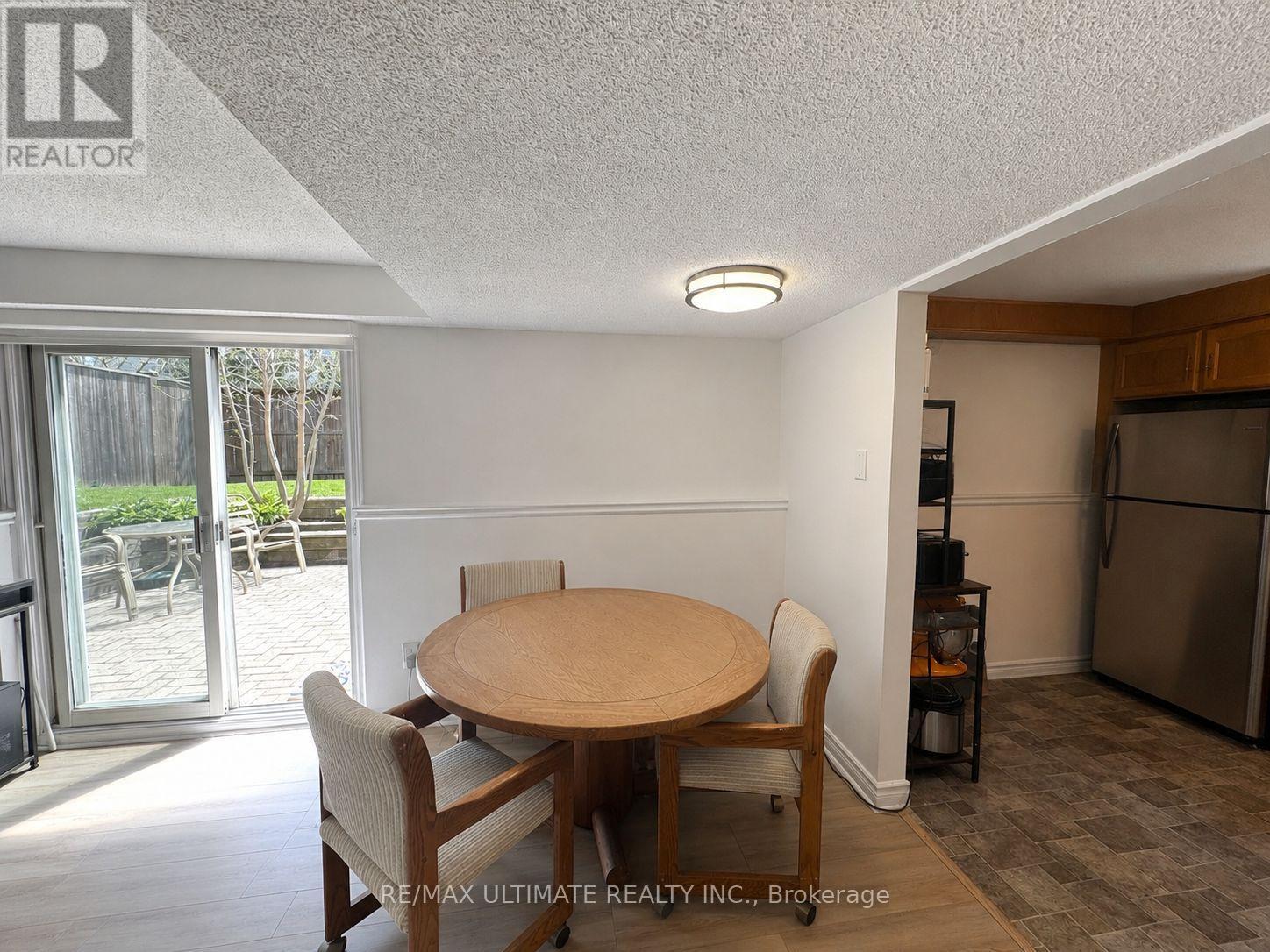 12 Stoney Brook Crescent, St. Catharines, ON - Indoor Photo Showing Dining Room