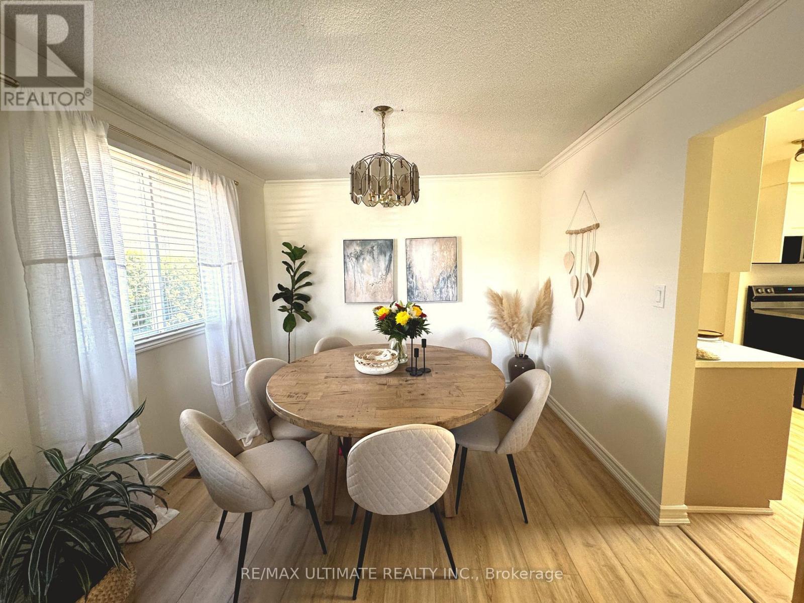 12 Stoney Brook Crescent, St. Catharines, ON - Indoor Photo Showing Dining Room