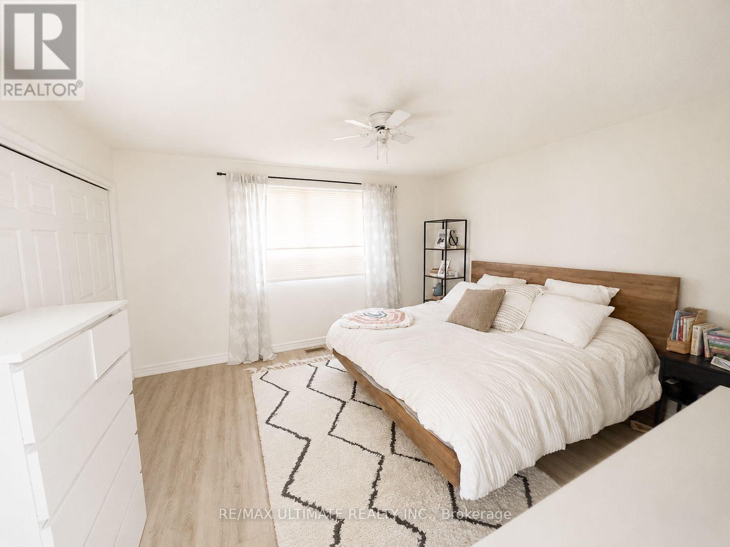 12 Stoney Brook Crescent, St. Catharines, ON - Indoor Photo Showing Bedroom