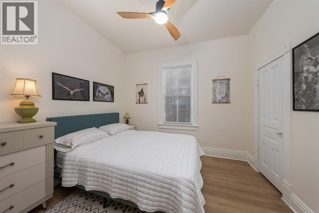 119 Christina Street South, Sarnia, ON - Indoor Photo Showing Bedroom