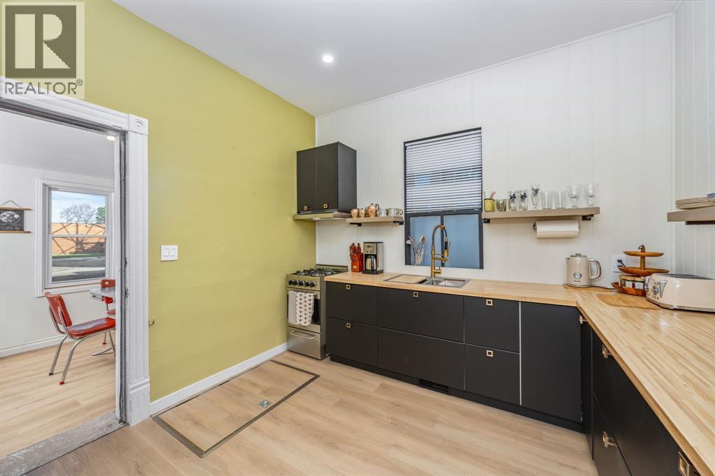 119 Christina Street South, Sarnia, ON - Indoor