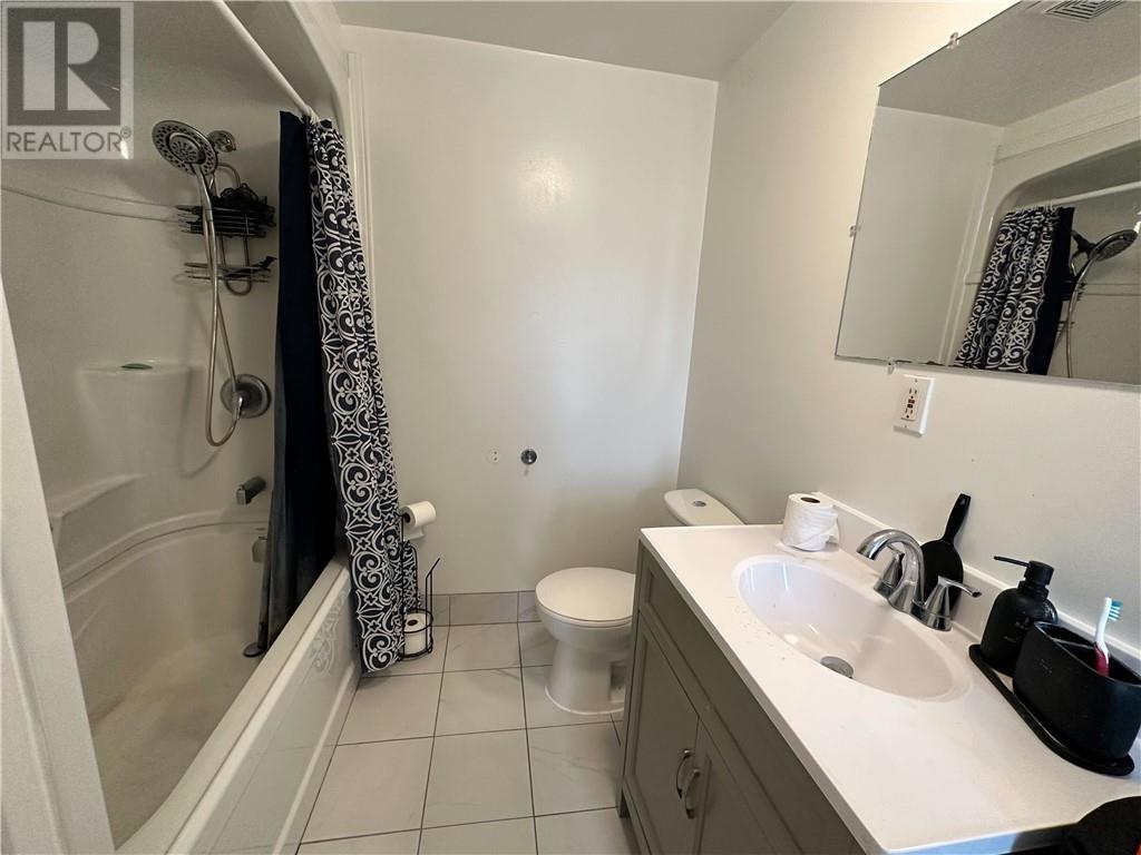 403 Queen Street, Sudbury, ON - Indoor Photo Showing Bathroom
