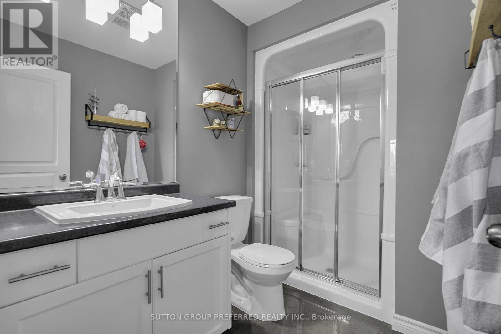 23 - 1924 Cedarhollow Boulevard, London North (North D), ON - Indoor Photo Showing Bathroom